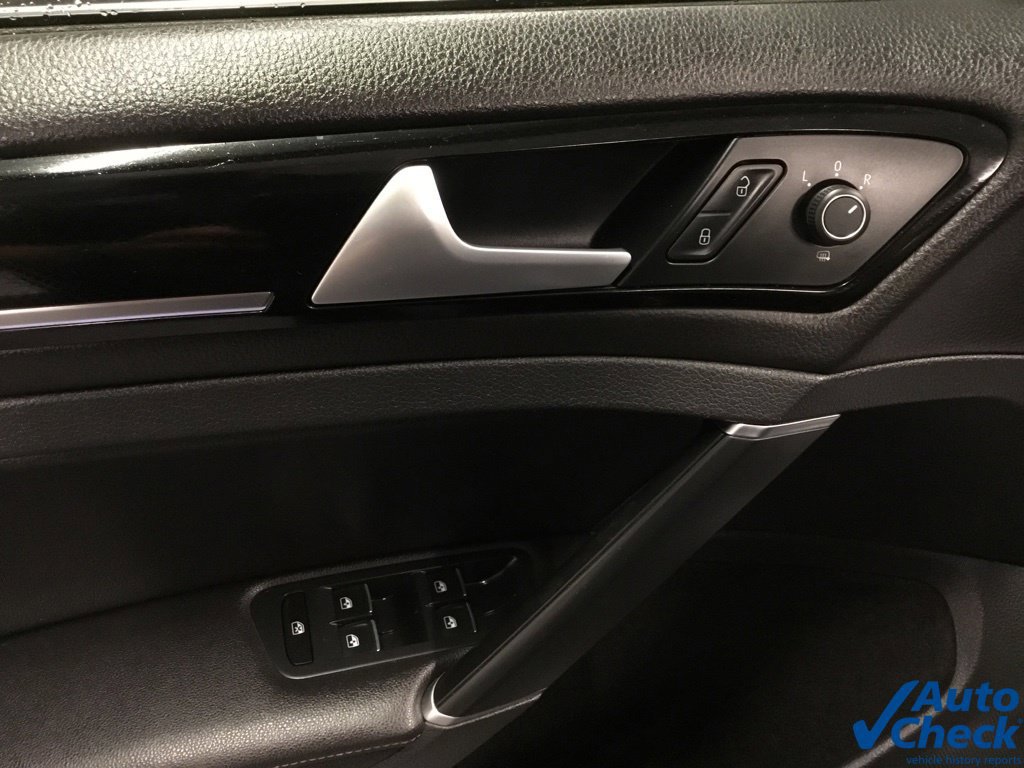 Used 2016 Volkswagen Golf SEL w/ Lighting Package (SEL) FWD image 21