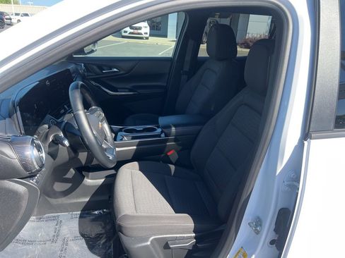 Used 2025 Chevrolet Equinox LT image 19