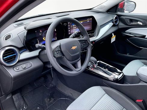 New 2026 Chevrolet Trax LT image 8