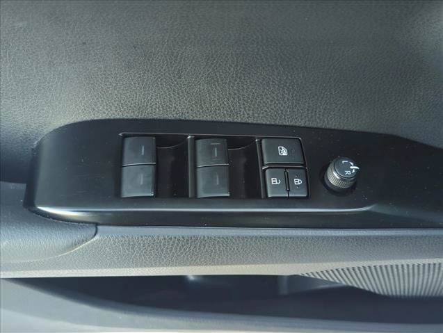 Used 2025 Toyota Camry SE w/ Convenience Package FWD image 8