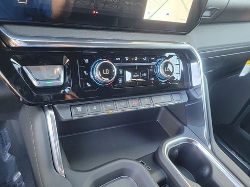 New 2026 GMC Sierra 3500 Denali w/ Denali Reserve Package image 19