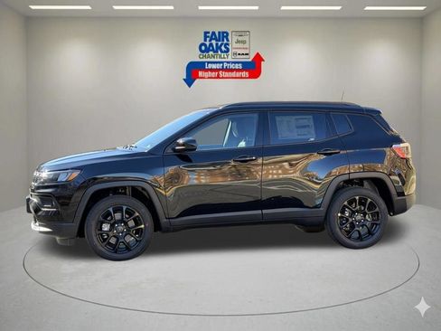 New 2026 Jeep Compass Latitude w/ Sun and Sound Group AWD/4WD image 11