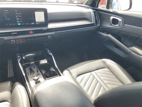 Used 2024 Kia Sorento SX Prestige image 13