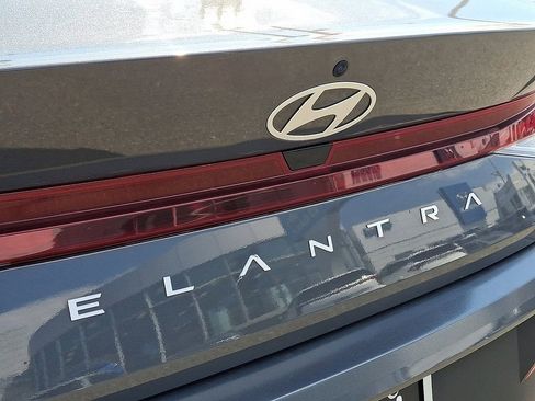 Used 2024 Hyundai Elantra SE FWD image 30