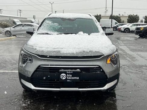Certified 2025 Kia Niro EX image 4