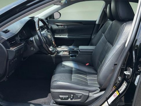 Used 2016 Lexus ES 350 w/ Luxury Package w/Wood Trim FWD image 11