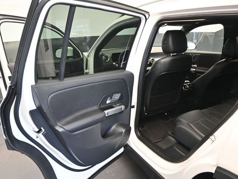 Used 2023 Mercedes-Benz EQB 300 4MATIC image 19