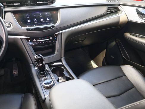 Used 2023 Cadillac XT5 Premium Luxury FWD image 17