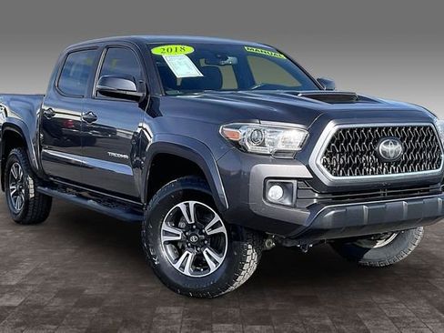 Used 2018 Toyota Tacoma TRD Sport image 11