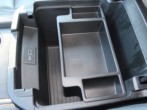 Used 2023 Chevrolet Suburban LT image 34