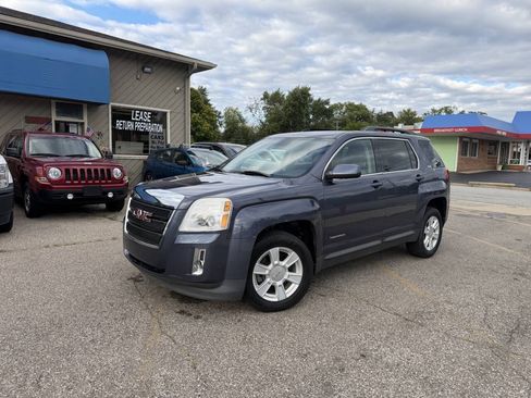 Used 2013 GMC Terrain SLE w/ Convenience Package FWD image 2