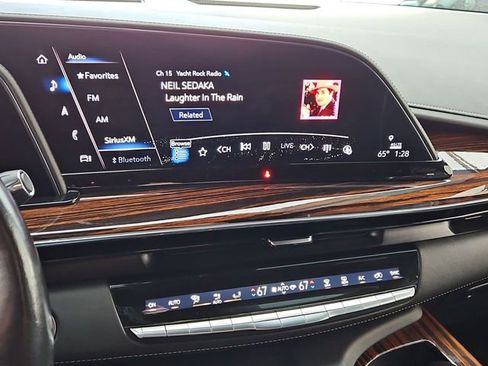 Used 2021 Cadillac Escalade ESV Premium Luxury w/ Driver Assist Tech Package image 15