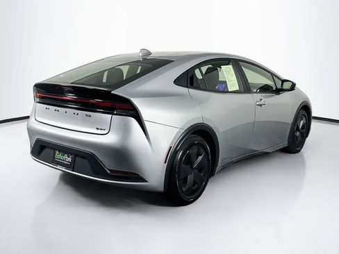 Used 2025 Toyota Prius LE FWD image 28