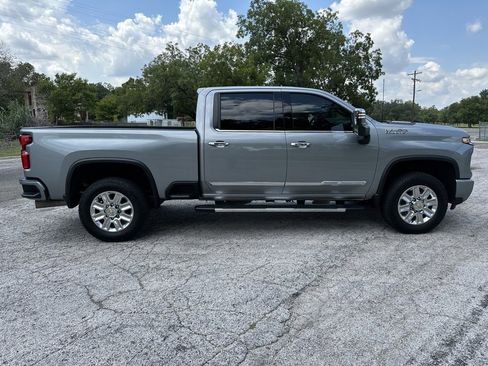 Used 2024 Chevrolet Silverado 3500 High Country w/ High Country Premium Package image 5
