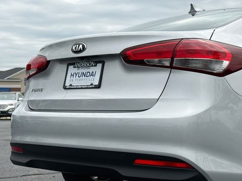 Used 2017 Kia Forte LX w/ LX Popular Package FWD image 6