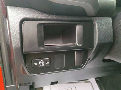 Used 2016 Toyota Tacoma 4x4 Double Cab image 29