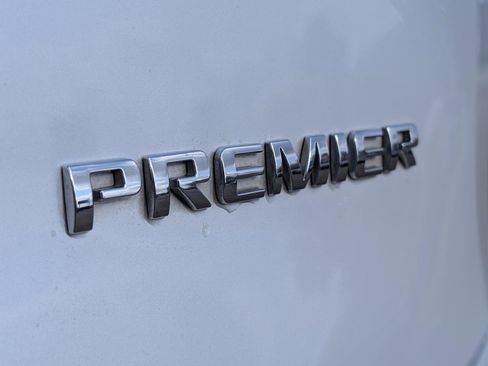 Used 2022 Chevrolet Blazer Premier image 34