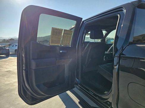 Used 2020 Chevrolet Silverado 1500 High Country w/ Technology Package image 15