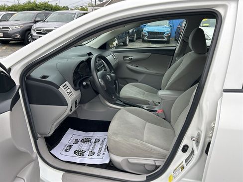 Used 2013 Toyota Corolla L FWD image 9