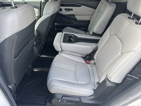 Used 2025 Honda Pilot Touring image 20