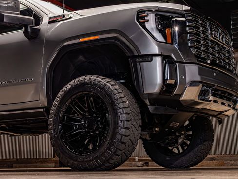 Used 2025 GMC Sierra 2500 Denali w/ Denali Reserve Package image 15