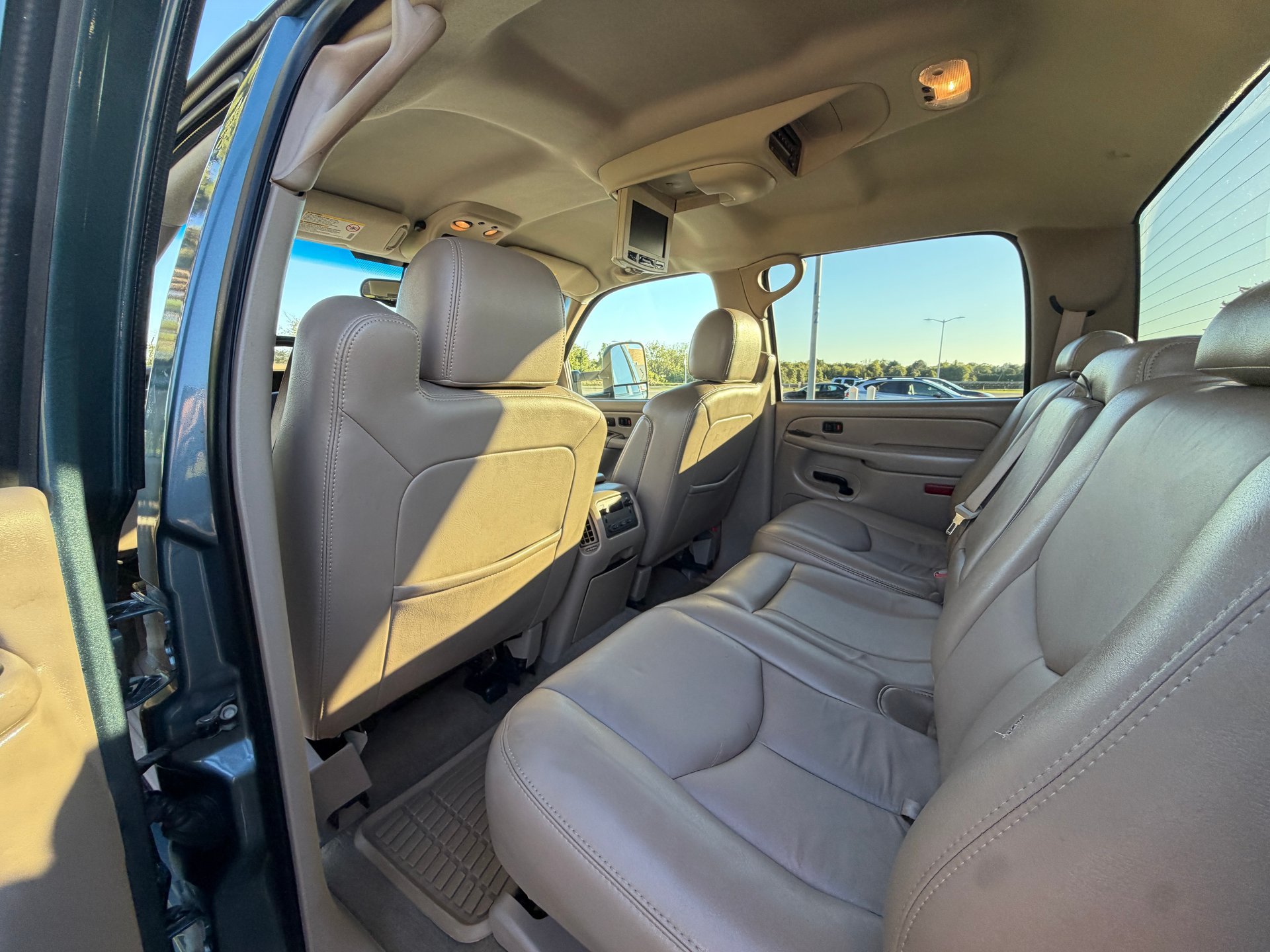 Used 2006 Chevrolet Silverado 3500 LT w/ Heavy-Duty Power Package AWD/4WD image 22