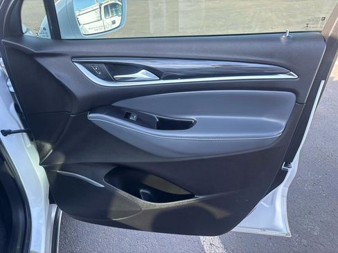 Used 2020 Buick Enclave Essence image 39