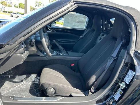 New 2026 MAZDA MX-5 Miata Club w/ Interior Package RWD image 9
