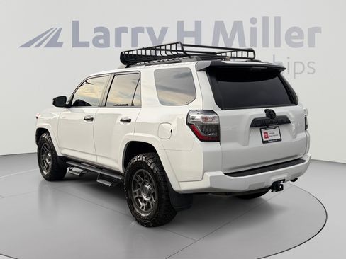Used 2021 Toyota 4Runner Venture w/ Moonroof Package AWD/4WD image 3