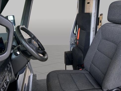 Used 2025 Chevrolet Brightdrop 600 FWD image 7
