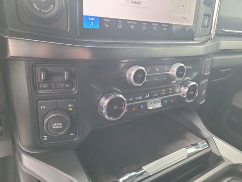 Used 2024 Ford F350 Lariat w/ Lariat Ultimate Package AWD/4WD image 19