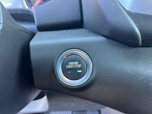 Used 2024 GMC Terrain SLT w/ Infotainment Package II FWD image 19