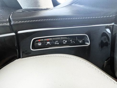 Used 2017 Mercedes-Benz S 550 Cabriolet image 21