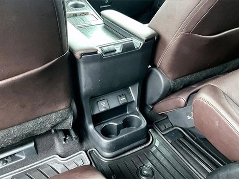 Used 2022 Toyota Sienna Platinum image 33