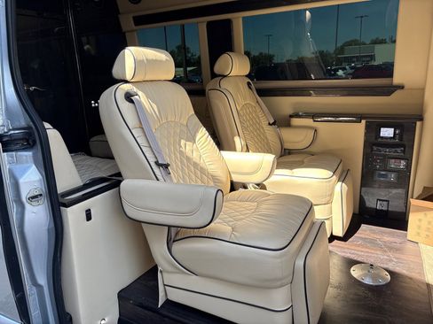 Used 2019 Mercedes-Benz Sprinter 144 image 26