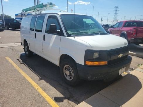Used 2008 Chevrolet Express 2500 RWD image 3