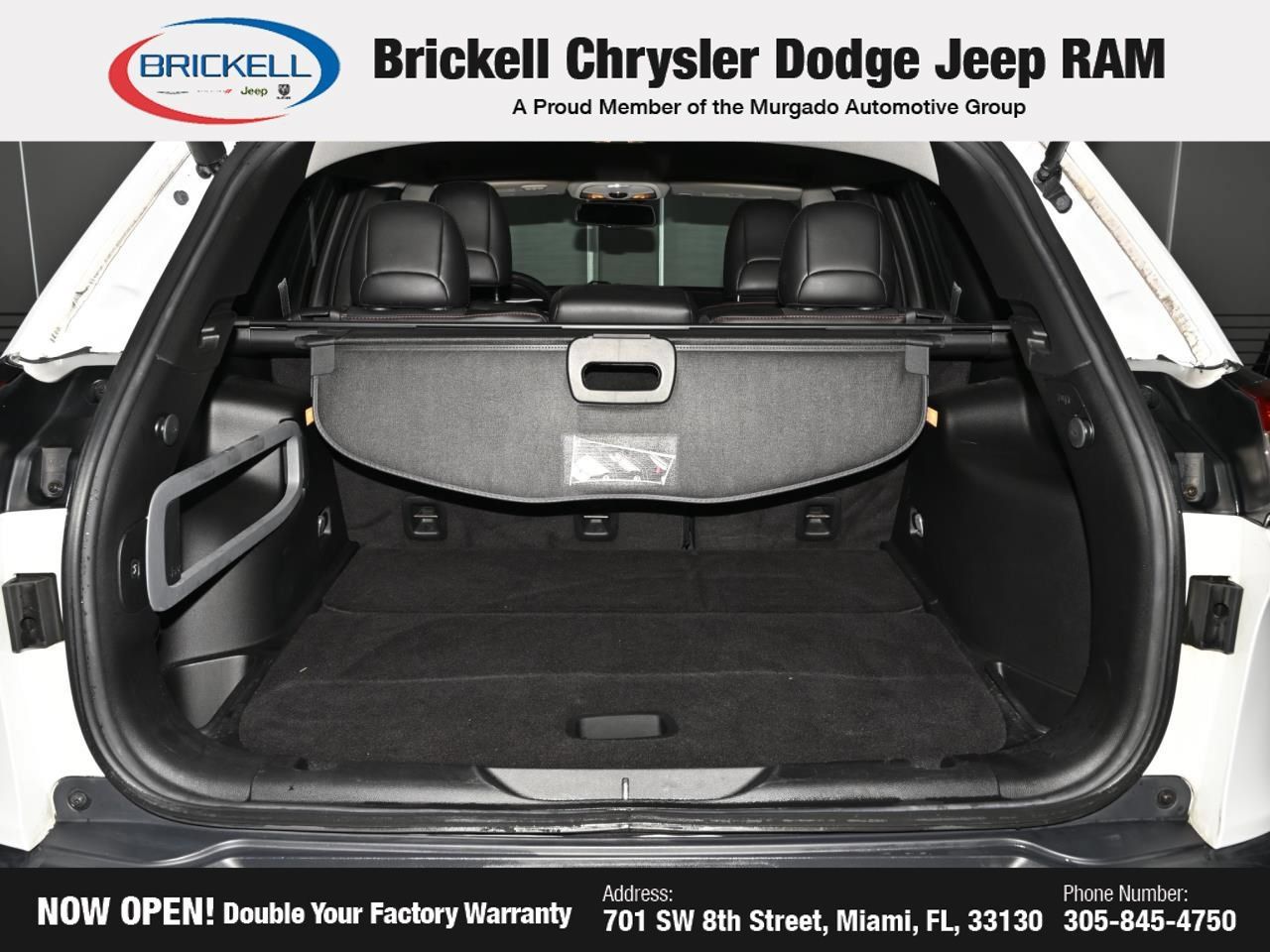 Used 2015 Jeep Cherokee Trailhawk w/ Comfort/Convenience Group AWD/4WD image 13