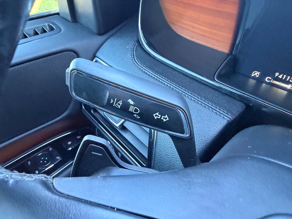 Used 2018 Lincoln Navigator L Select w/ Technology Package AWD/4WD image 18