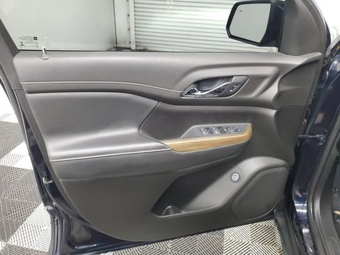 Used 2021 GMC Acadia SLE w/ Driver Convenience Package image 16