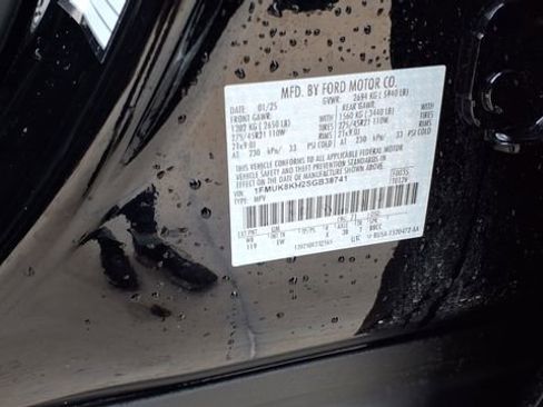 Used 2025 Ford Explorer ST-Line w/ ST-Line Street Pack image 37