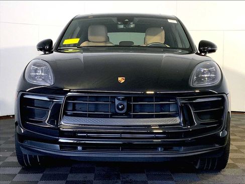 Certified 2023 Porsche Macan AWD/4WD image 10