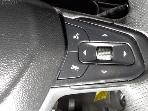 Used 2023 Chevrolet TrailBlazer LS FWD image 16