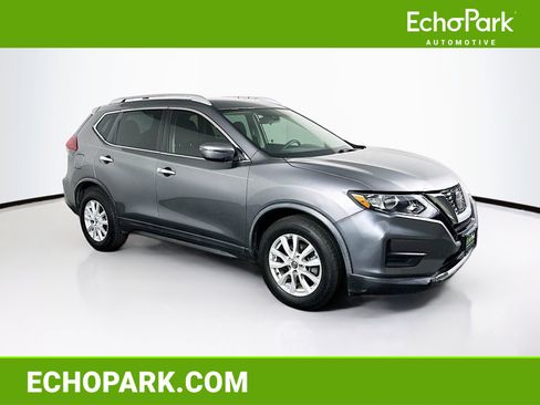 Used 2020 Nissan Rogue SV image 1