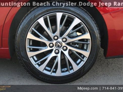 Used 2019 Lexus ES 350 w/ Premium Package image 8