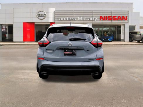 Used 2024 Nissan Murano SV w/ SV Midnight Edition Package image 4