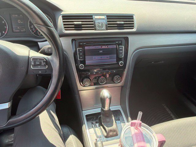Used 2014 Volkswagen Passat 2.5 SE FWD image 18