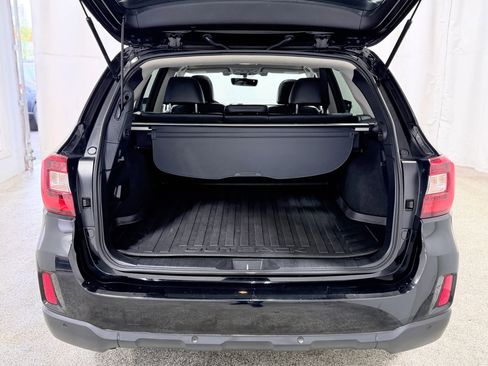 Used 2017 Subaru Outback 2.5i Limited AWD/4WD image 38