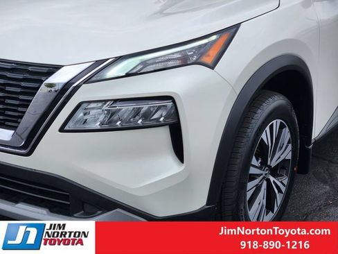 Used 2023 Nissan Rogue SV FWD image 10