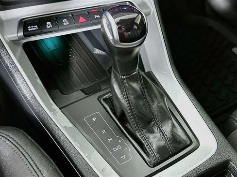 Used 2022 Audi Q3 2.0T Premium Plus w/ Premium Plus Package AWD/4WD image 21
