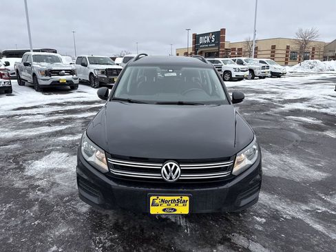 Used 2017 Volkswagen Tiguan S image 3